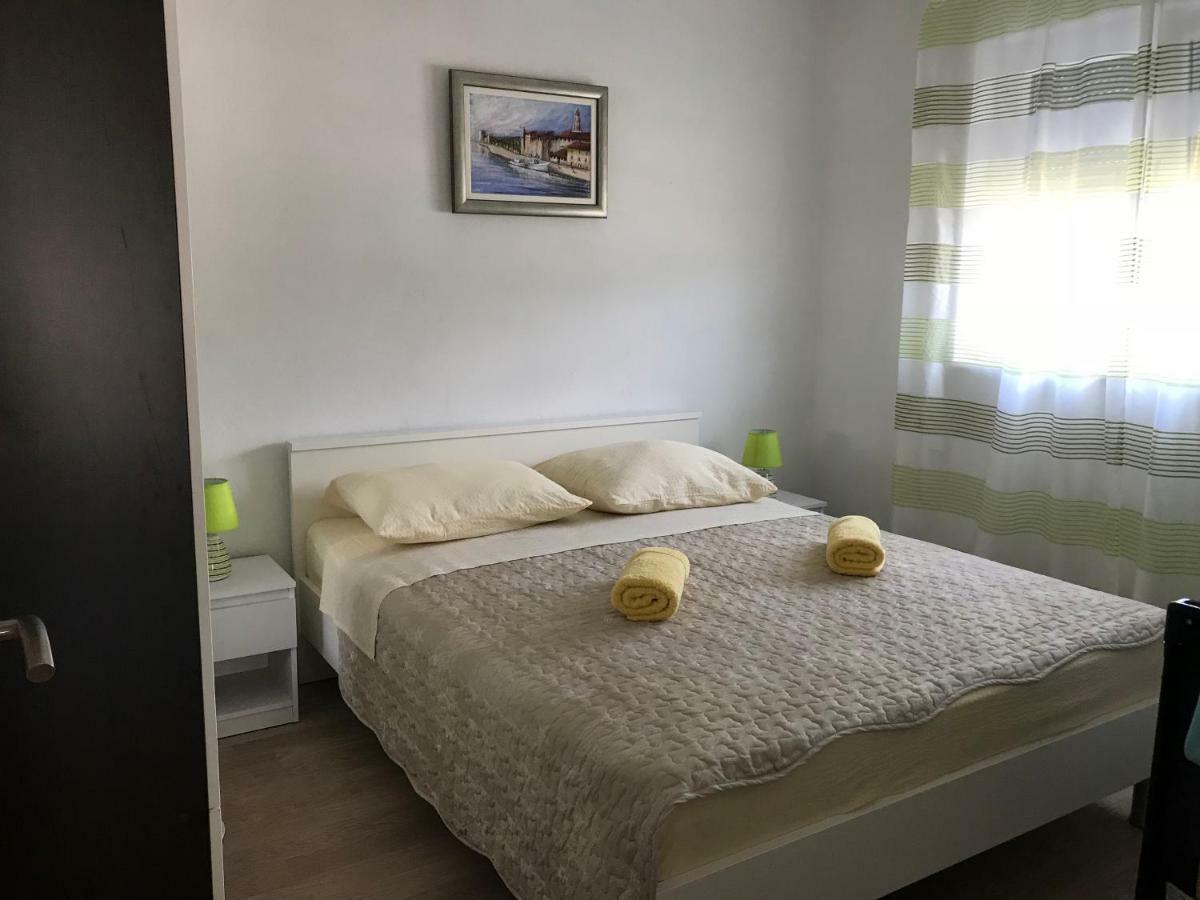 Apartman Mirjana With Terrace And Free Parking Donji Okrug  ภายนอก รูปภาพ